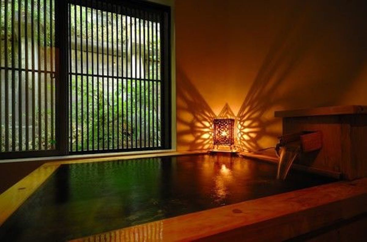 น้ำพุร้อนอาคายุ