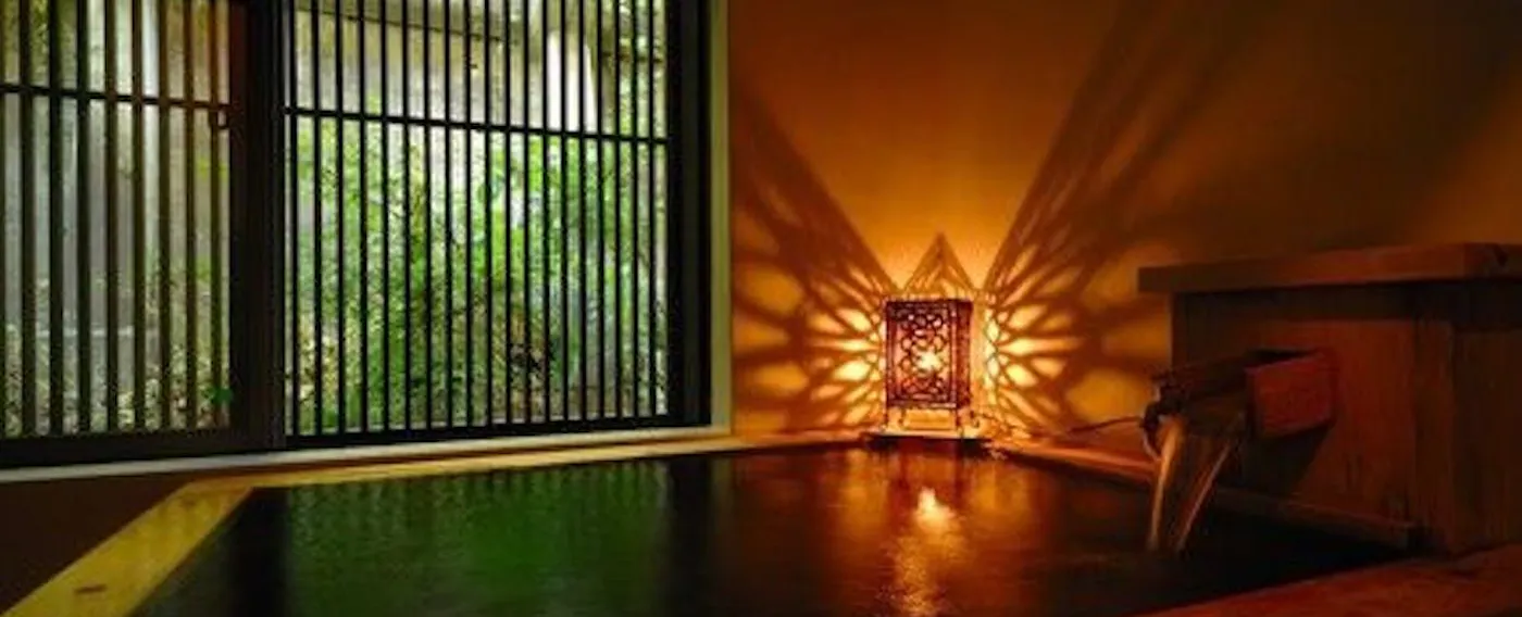 น้ำพุร้อนอาคายุ