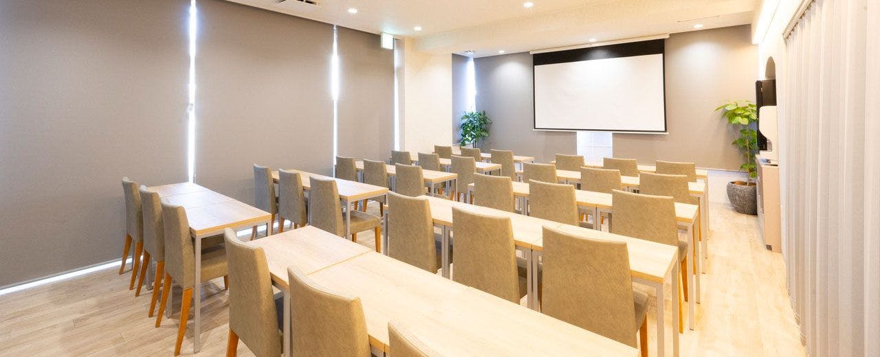 Ruang Rapat Setengah Area