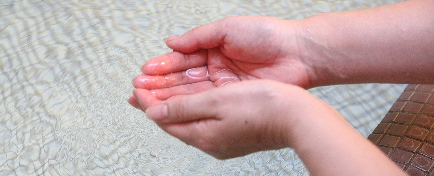 น้ำพุร้อนโดโกะ