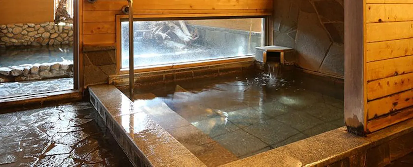 画像の内容がこちらで確認できません。翻訳したい日本語本文が写っている画像(huro1.jpg)を再アップロードするか、文章をテキストで貼り付けてください。