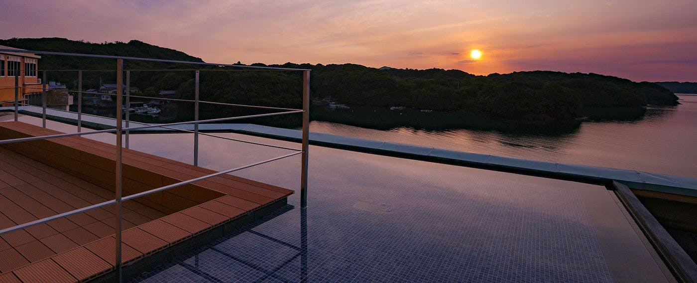 ดาดฟ้าน้ำยามเย็น