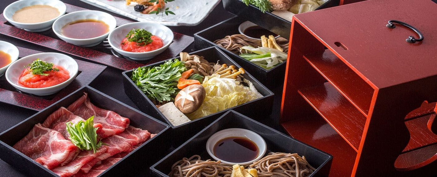 อาหารเลี้ยงรับรองโอโกสึโอะ