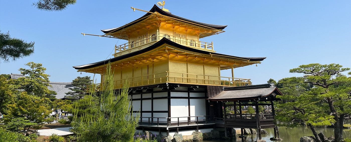 Contoh Tempat Menarik Berdekatan