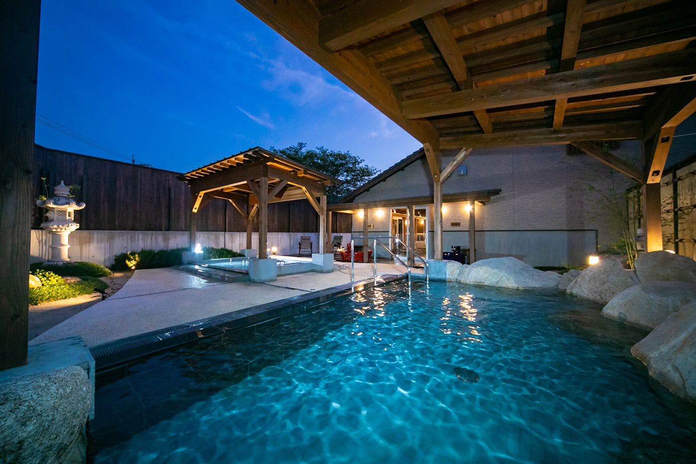 บ่อน้ำพุร้อนฮวา