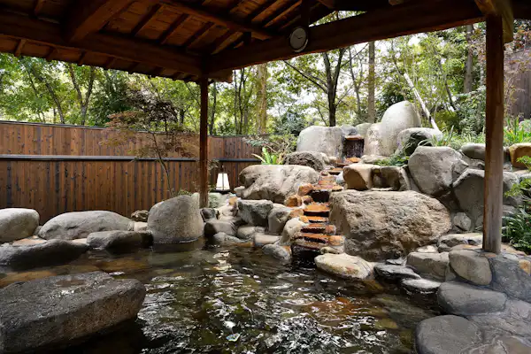 Pemandian air panas terbuka