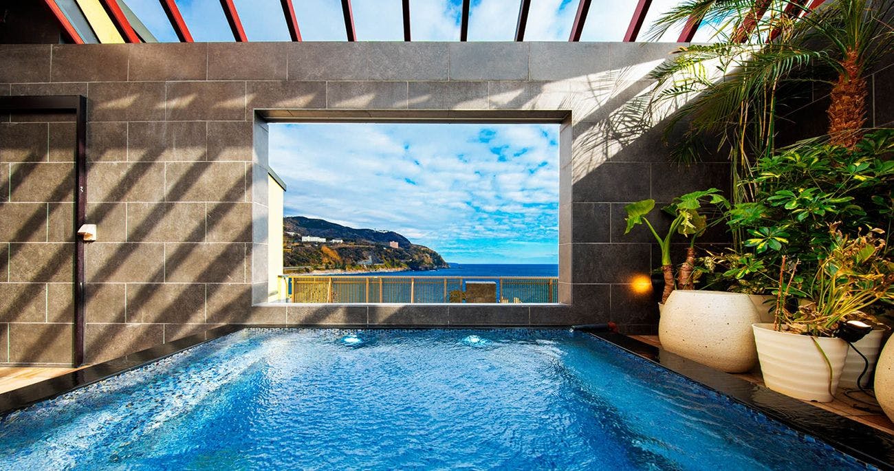 ห้องอาบน้ำสาธารณะพร้อมวิว