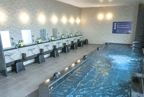 ห้องอาบน้ำรวมขนาดใหญ่