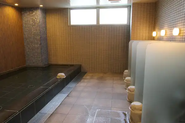 ห้องอาบน้ำรวม