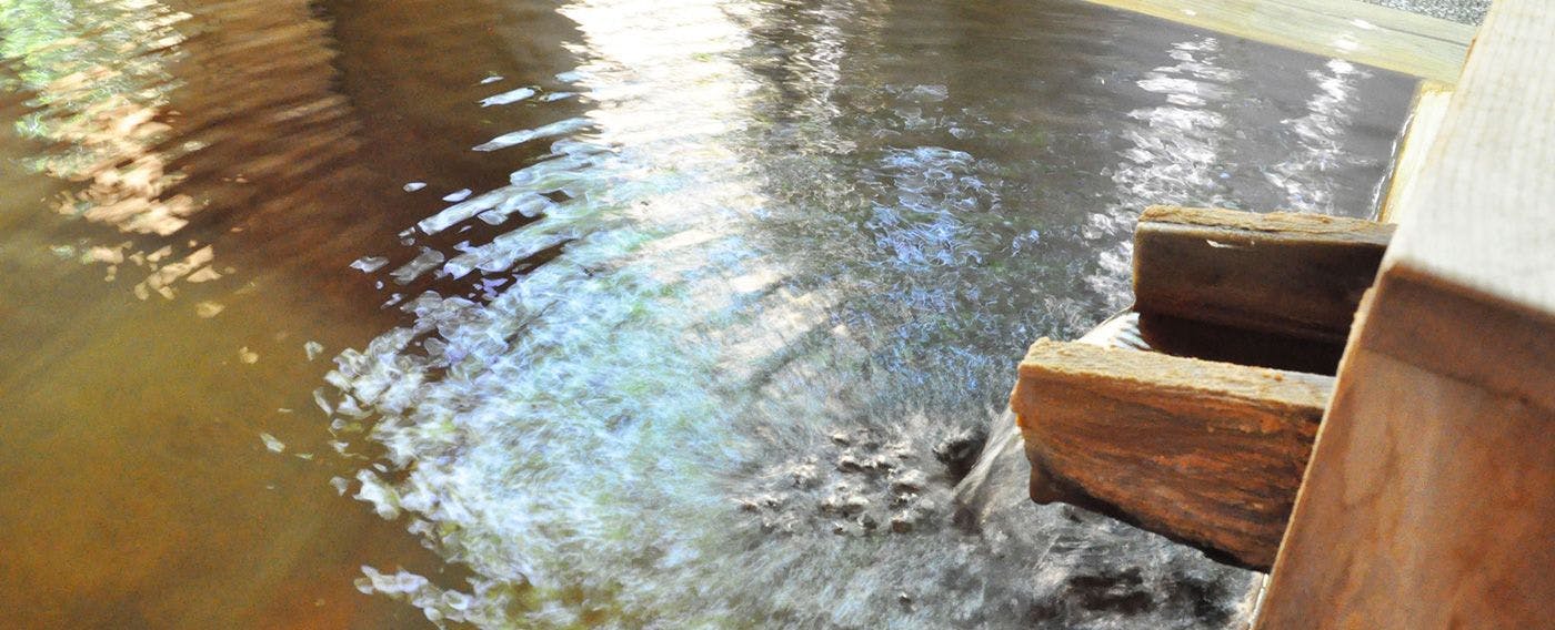 【อ่างอาบน้ำส่วนตัว】ใช้ไม้คิโสะฮิโนกิที่มีอายุประมาณ 350 ปี.