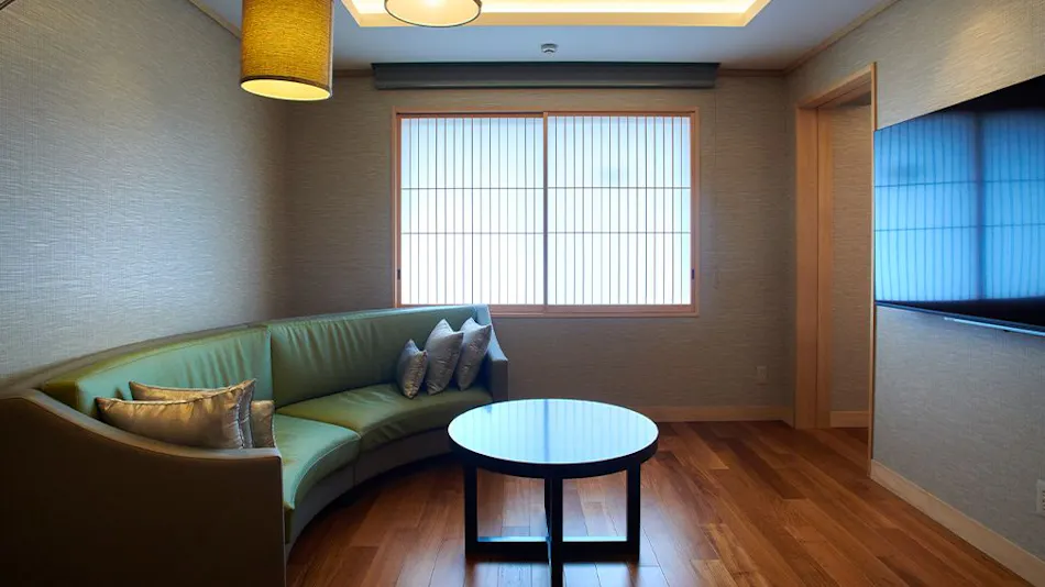 Enoshima Hotel (Enoshima Island Spa Hotel Building)