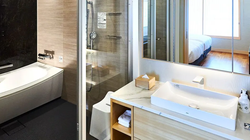 Enoshima Hotel (Enoshima Island Spa Hotel Building)
