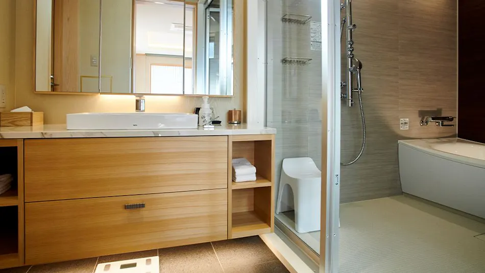 Enoshima Hotel (Enoshima Island Spa Hotel Building)