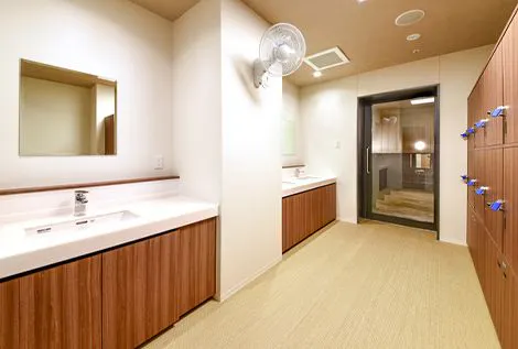 ห้องเปลี่ยนเสื้อผ้า