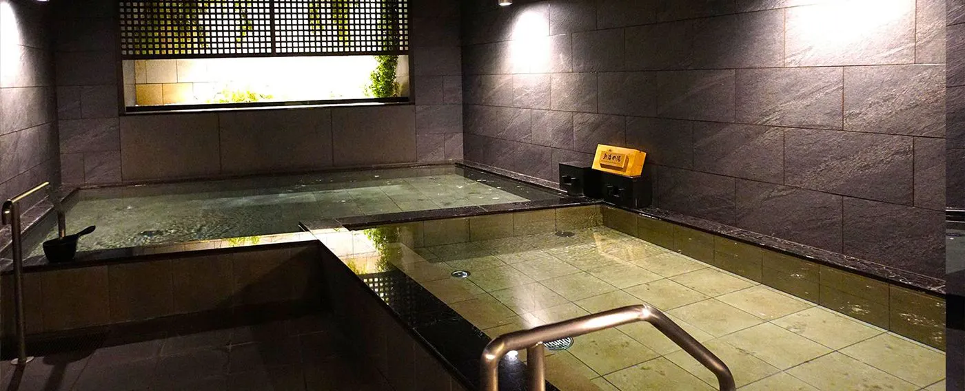 Bilik mandi awam besar