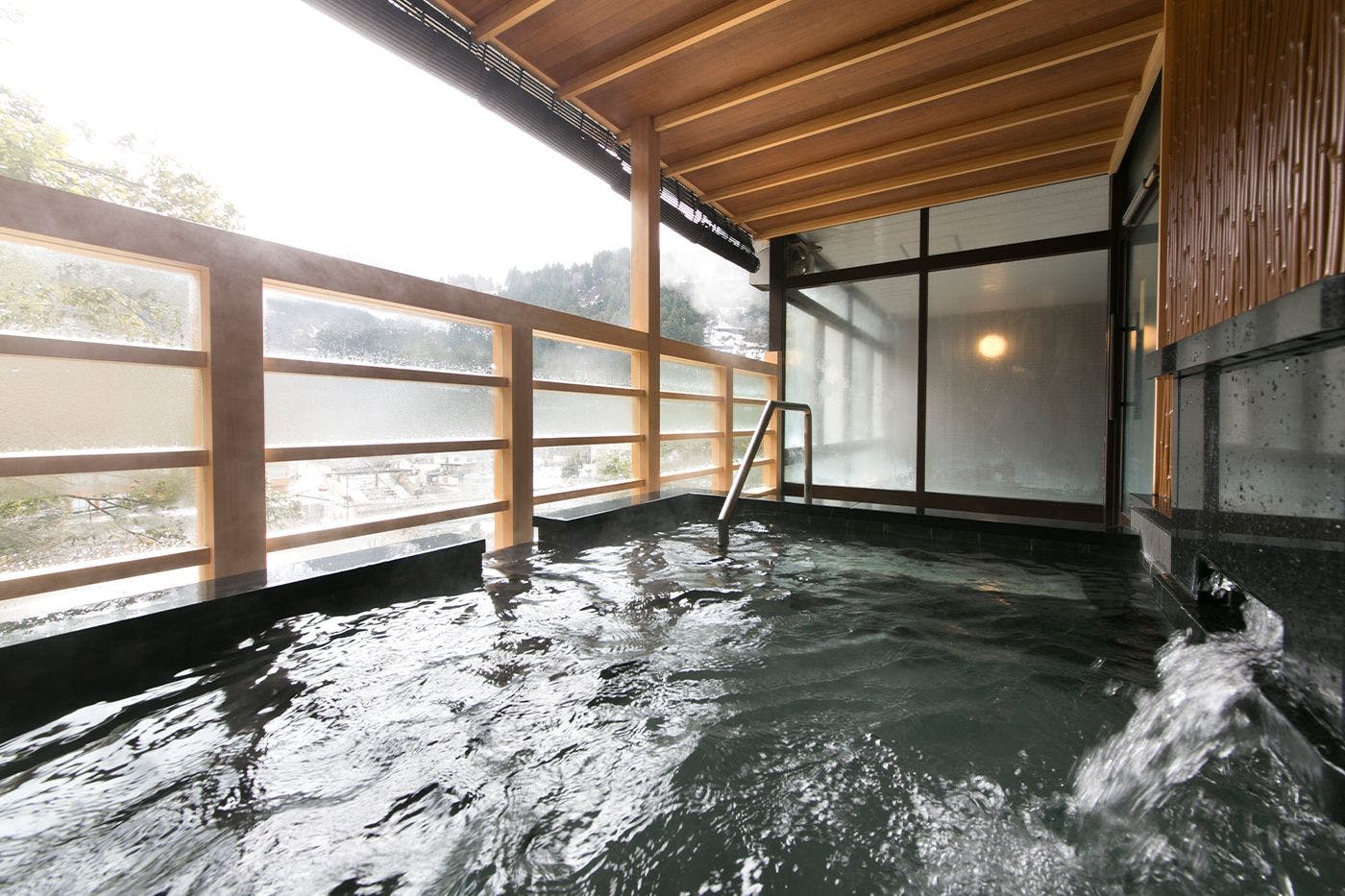 บ่อน้ำพุร้อนกลางแจ้ง