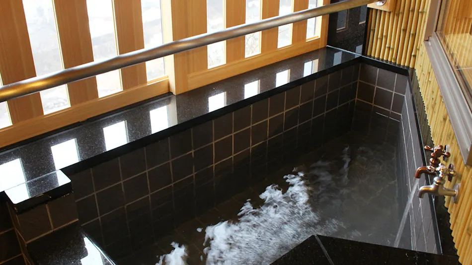 Popular Open-Air Bath Rooms and Seasonal Delicacies of Toyama, Unazuki Onsen Sunyanagi-tei