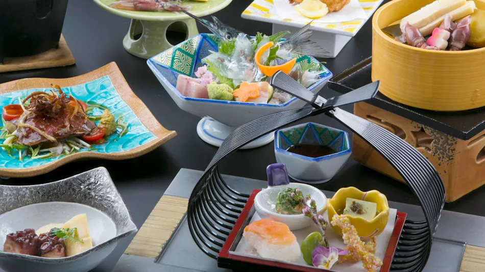Popular Open-Air Bath Rooms and Seasonal Delicacies of Toyama, Unazuki Onsen Sunyanagi-tei