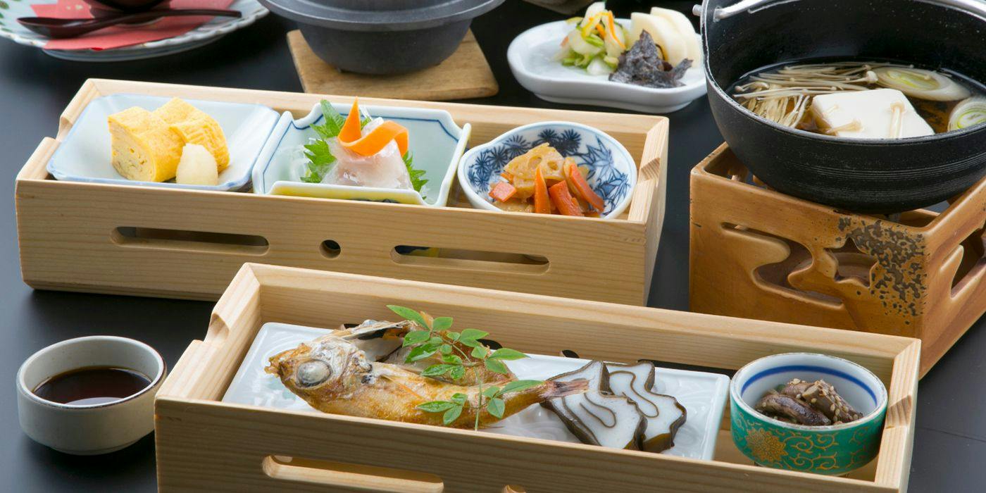 Popular Open-Air Bath Rooms and Seasonal Delicacies of Toyama, Unazuki Onsen Sunyanagi-tei
