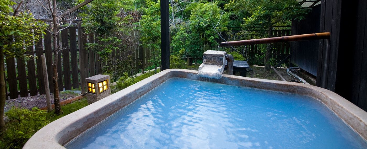 ห้องอาบน้ำกลางแจ้งส่วนตัว