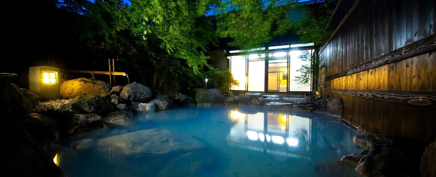 บ่อน้ำพุร้อนกลางแจ้ง