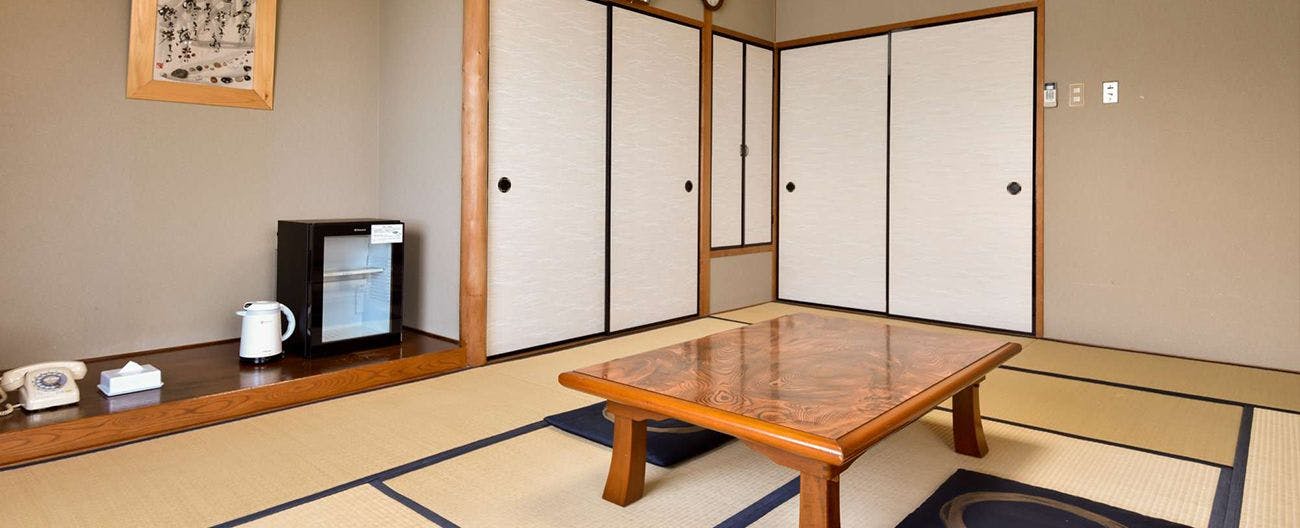 อาคารหลัก 12 เสื่อ