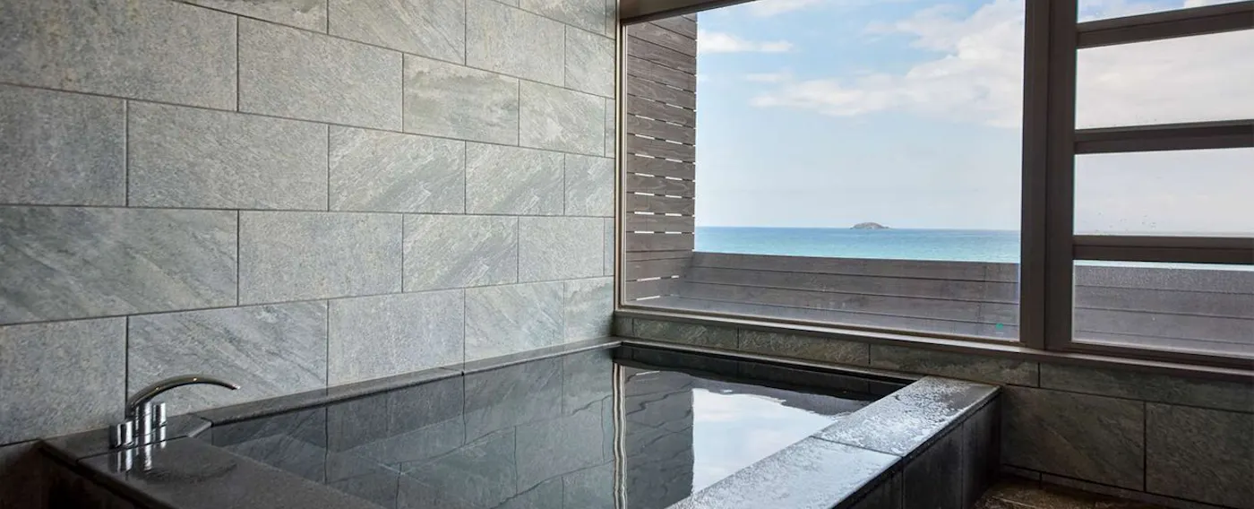 ห้องอาบน้ำรวม