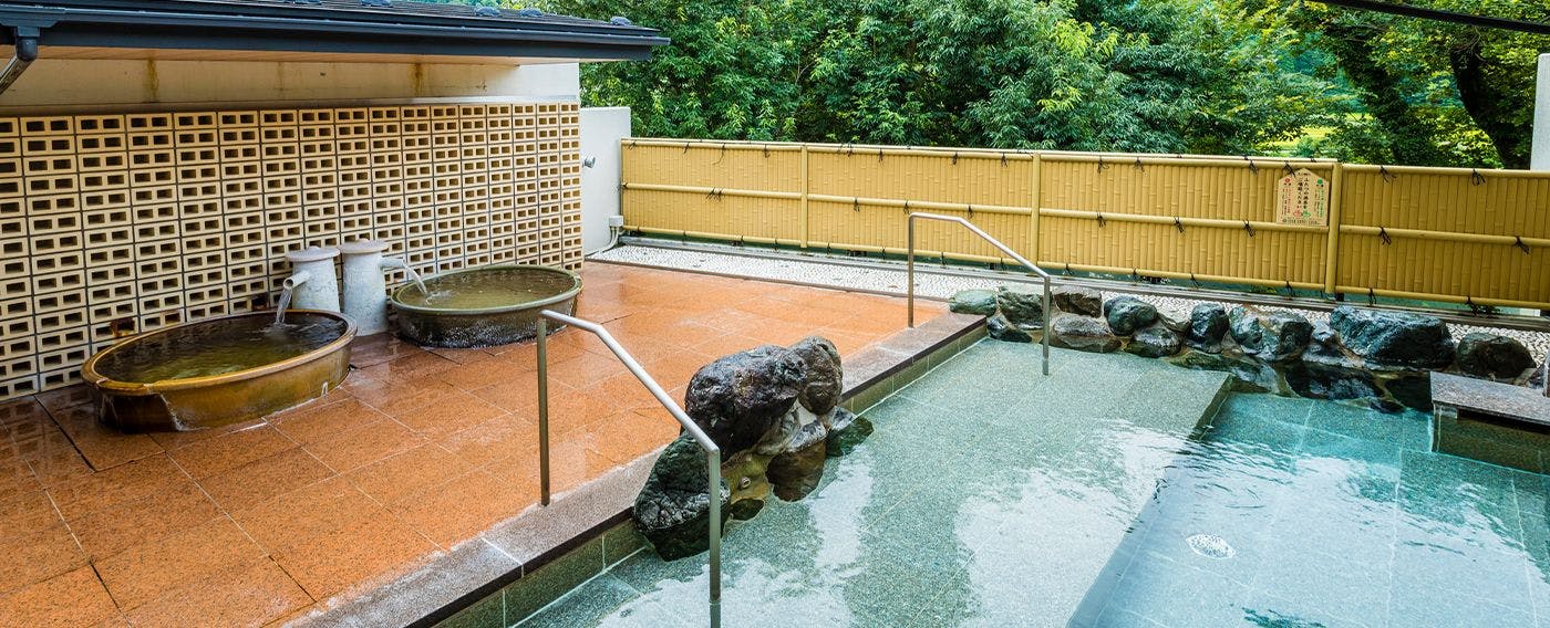 บ่อน้ำพุร้อนกลางแจ้ง