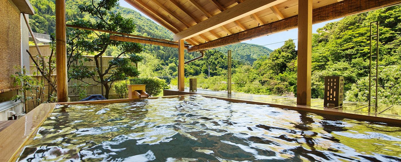 ออนเซ็นกลางแจ้ง