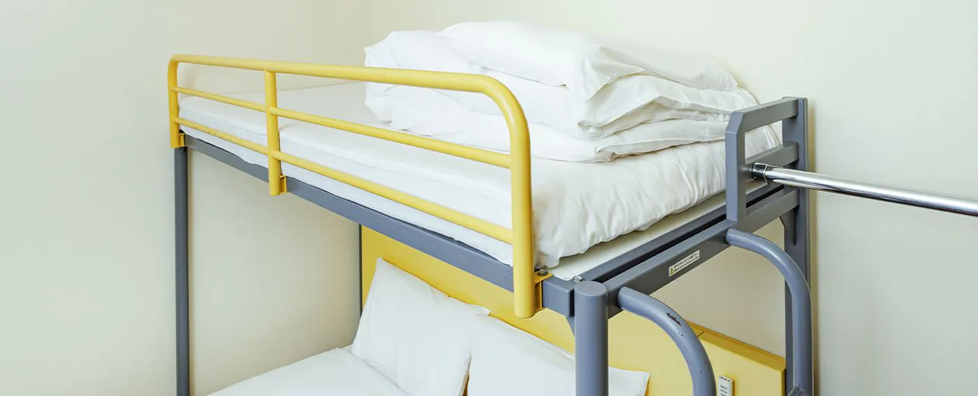 Kamar Tidur dengan Ranjang Loteng