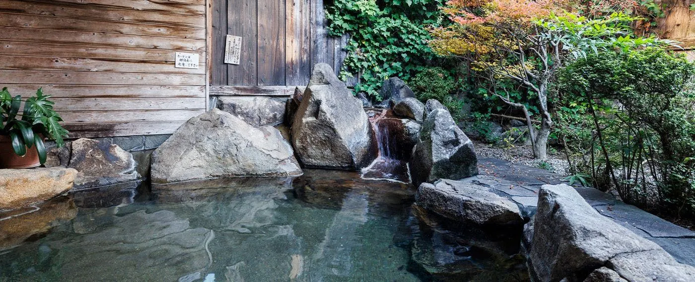 ออนเซ็นกลางแจ้ง