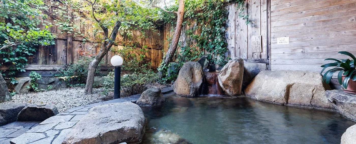 ออนเซ็นกลางแจ้ง