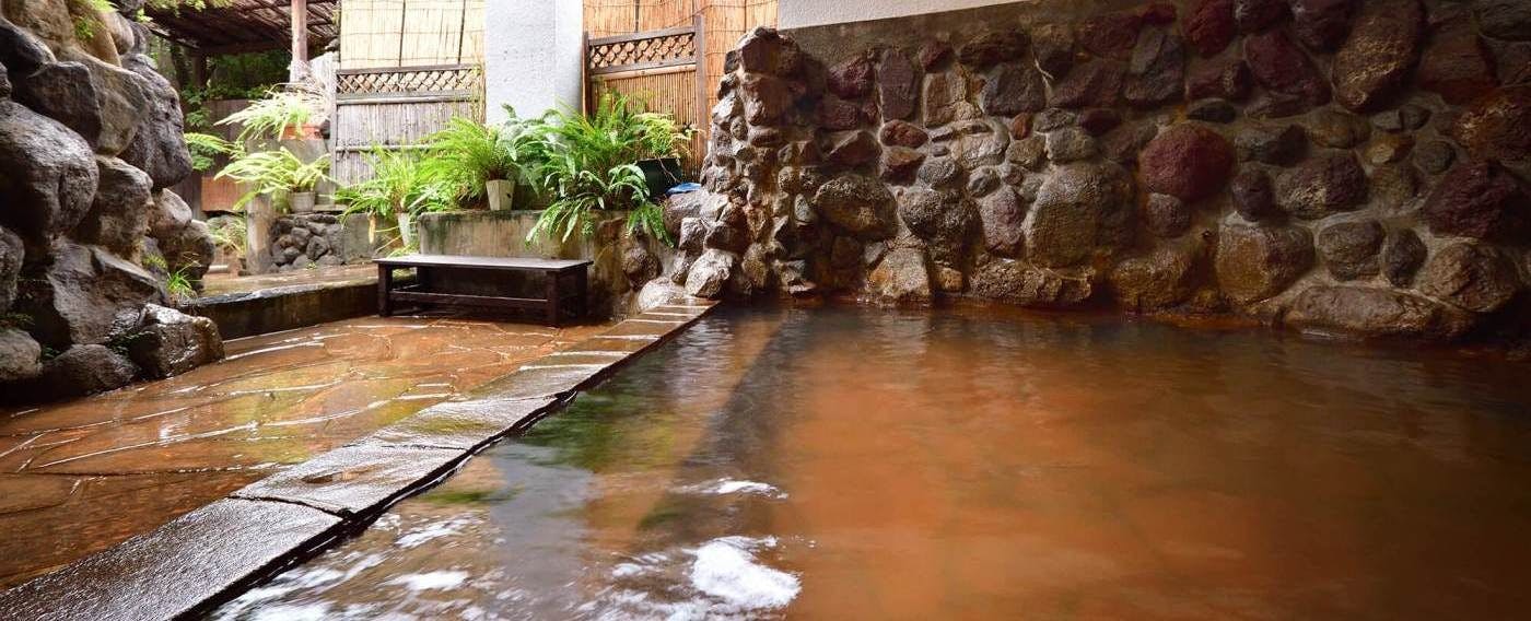 บ่อน้ำพุร้อนกลางแจ้ง