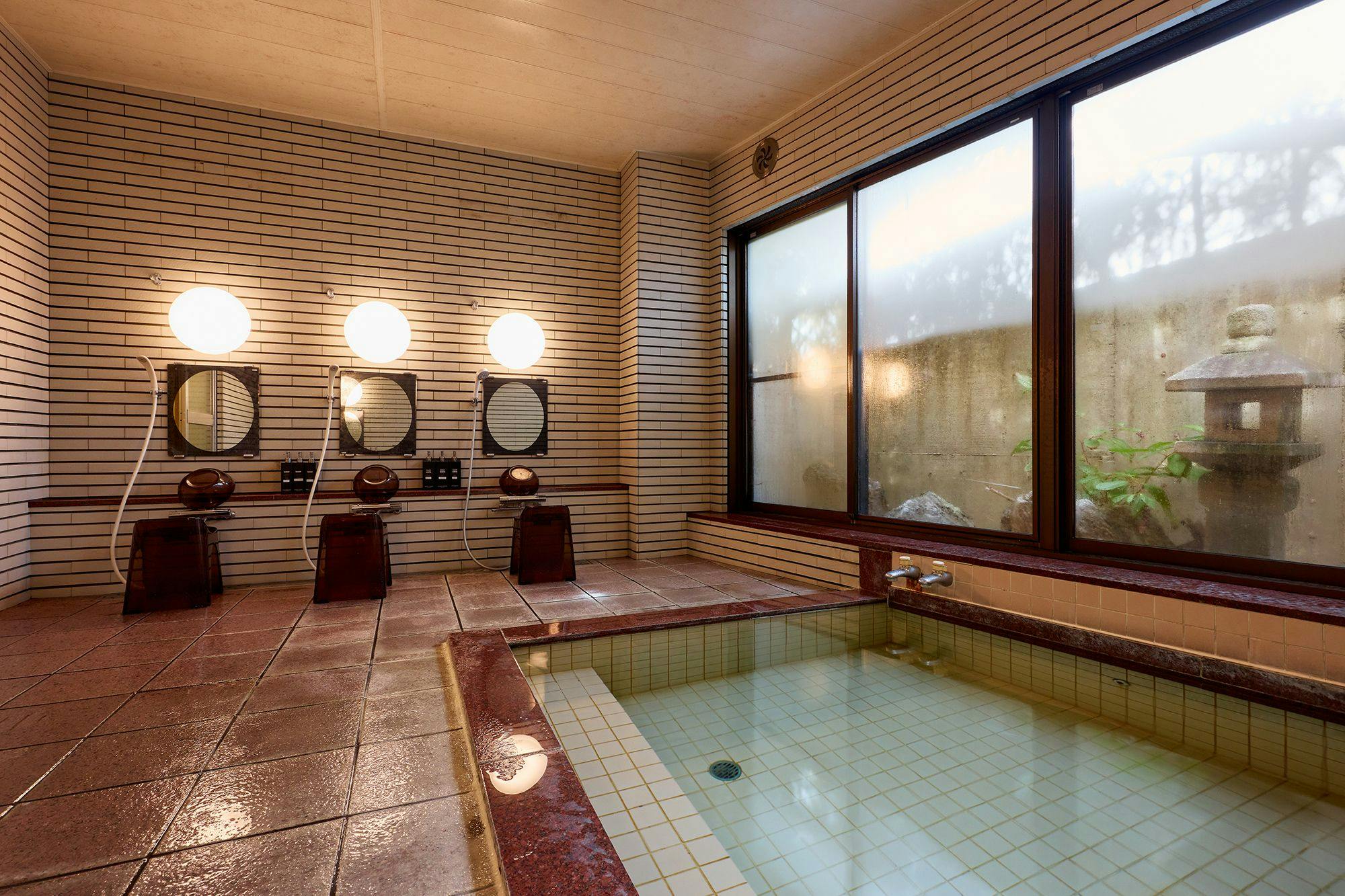 ห้องอาบน้ำรวม