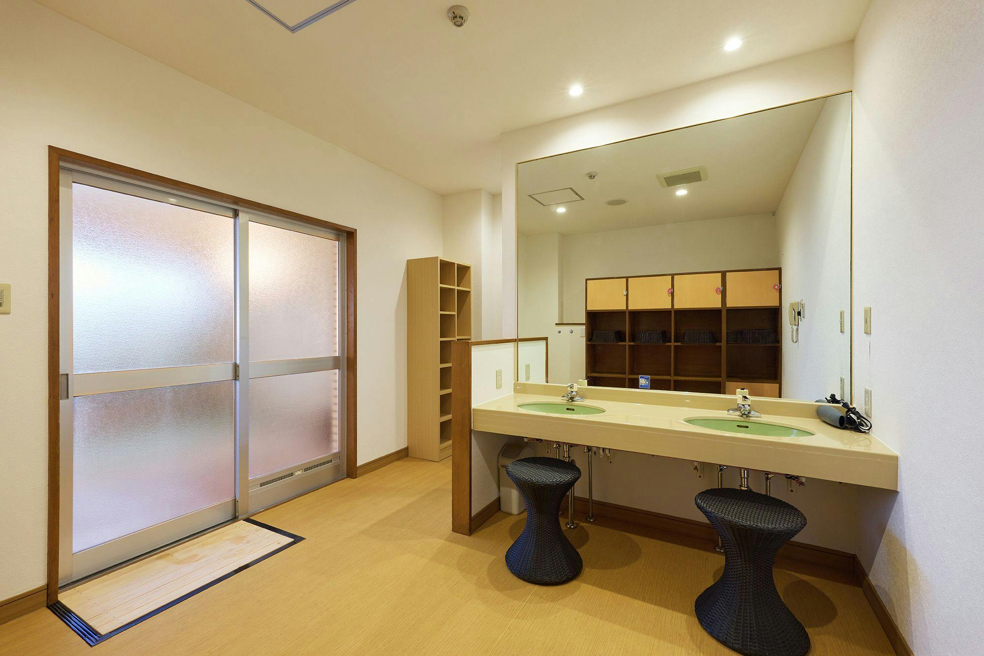 ห้องเปลี่ยนเสื้อผ้า