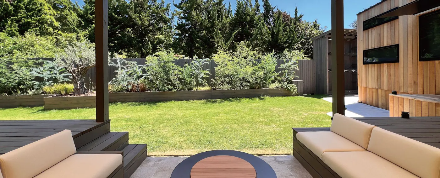 เลานจ์กลางแจ้ง