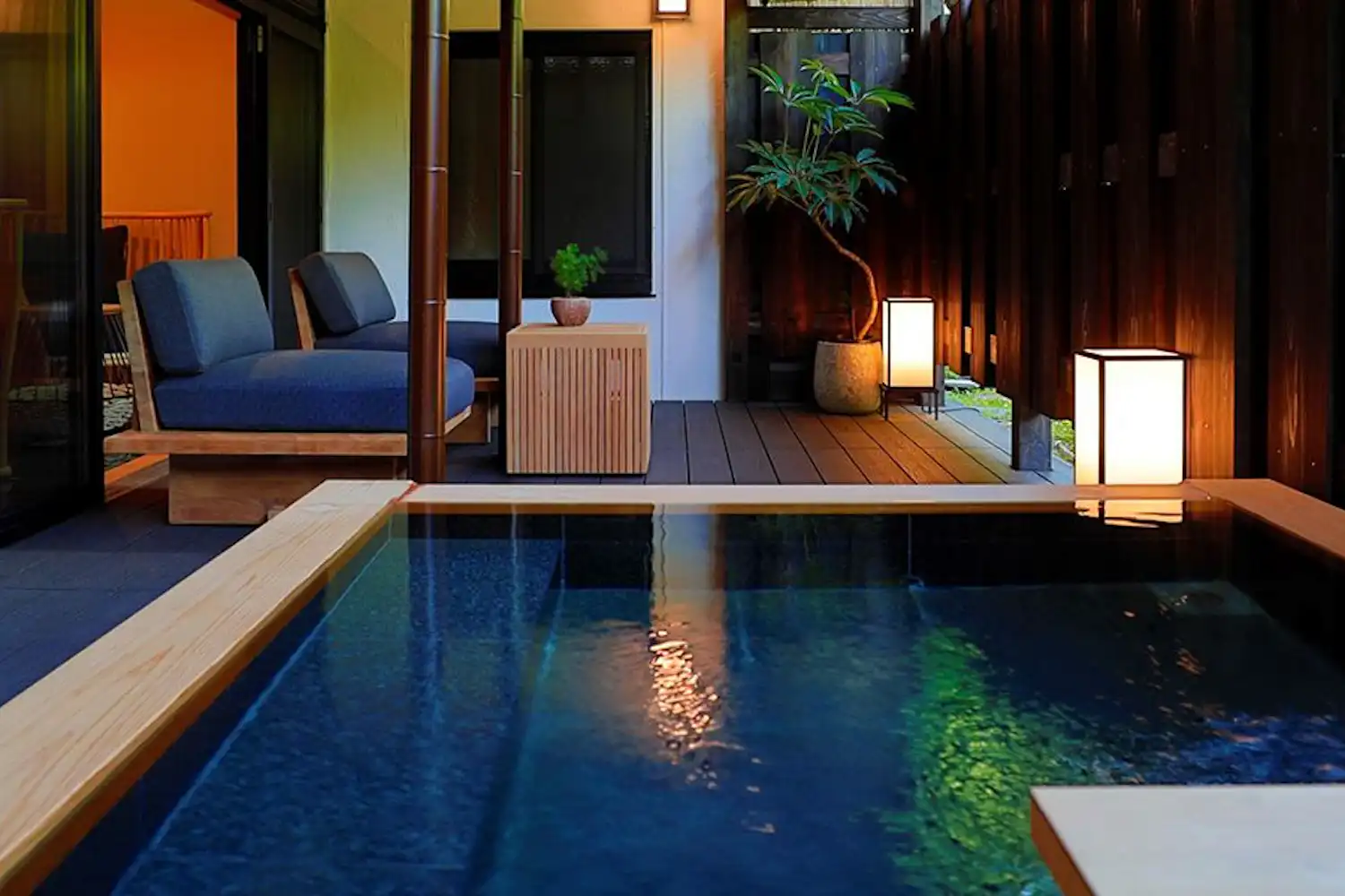 ห้องอาบน้ำกลางแจ้งส่วนตัว