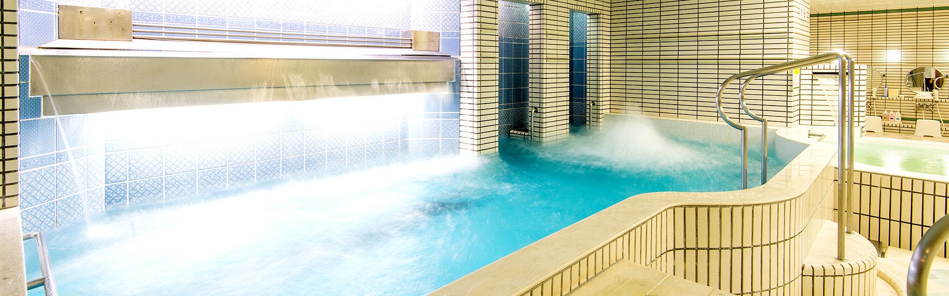 สระว่ายน้ำ