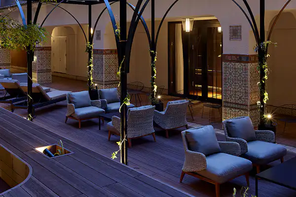 ลานกลางแจ้ง