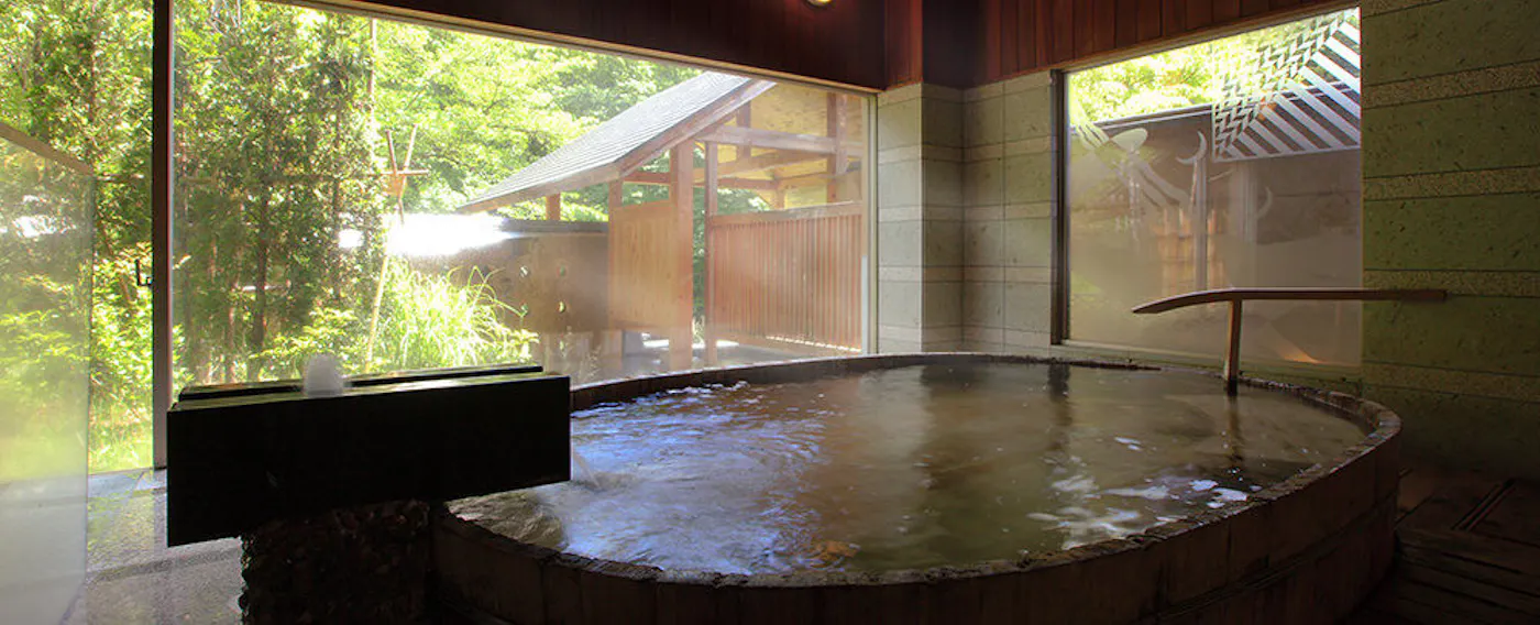 น้ำพุร้อนและอ่างอาบน้ำ