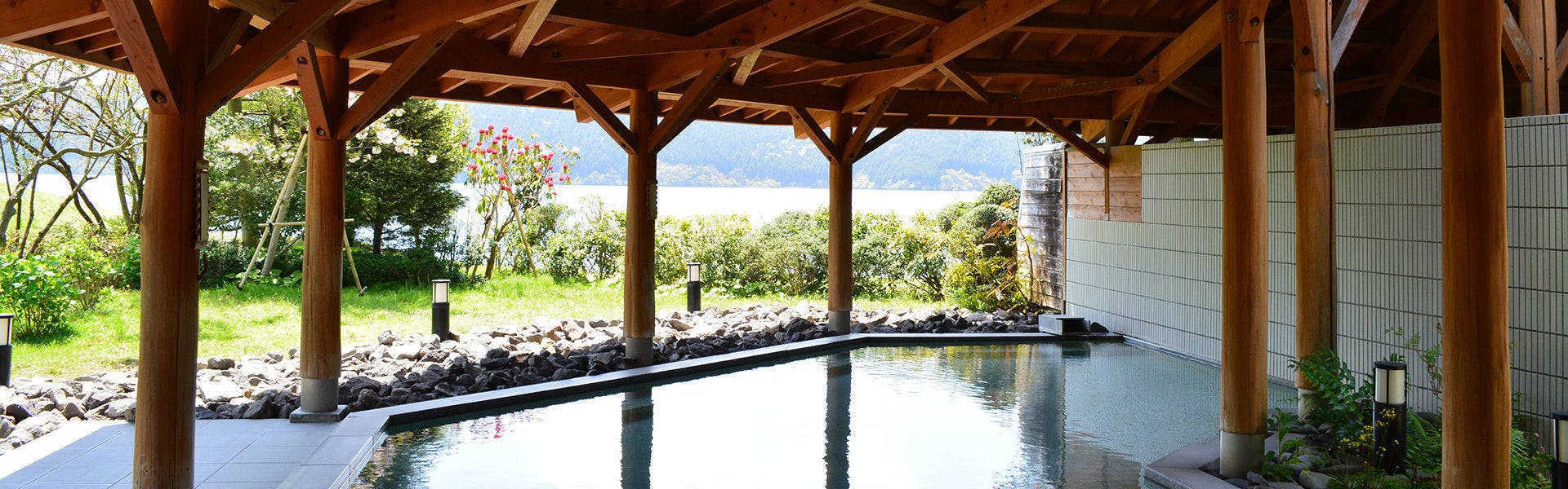 22年版 元箱根温泉旅館おすすめ15選 温泉大好きライターが徹底紹介 レイクビュー 贅沢 料理自慢 部屋食など ページ 3 3 アニーお祝い体験マガジン By ギフトモール
