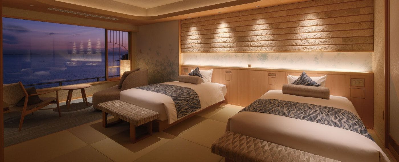 ห้องโอเชียนเอ็กเซ็กคิวทีฟพร้อมอ่างอาบน้ำกึ่งเปิดโล่ง