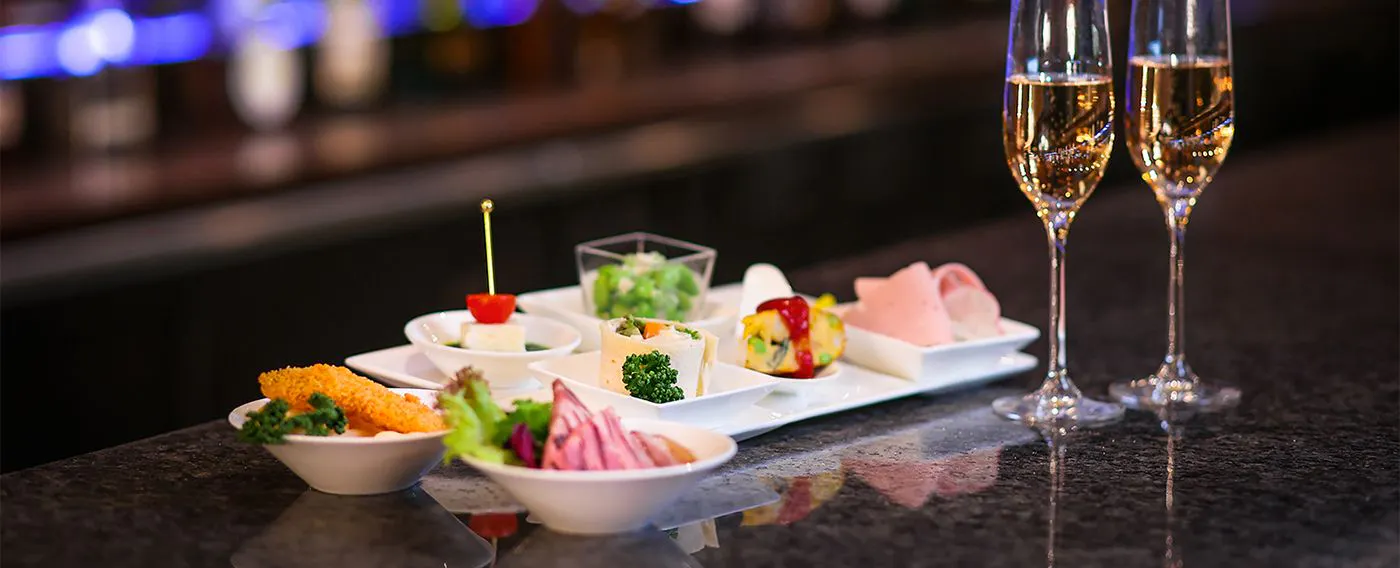 라운지 칵테일 서비스