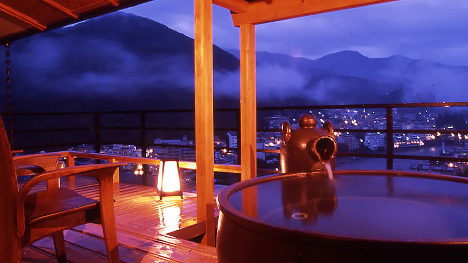 Gero Onsen Koyoi Tenku ni Asobu Shogetsu