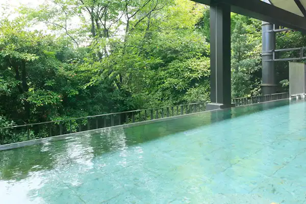 ห้องอาบน้ำรวมขนาดใหญ่