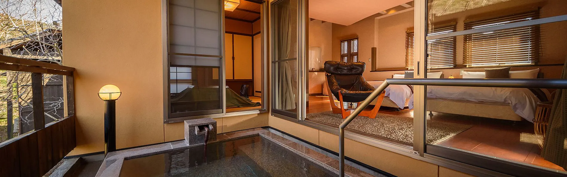 奥ゆのひら花灯り