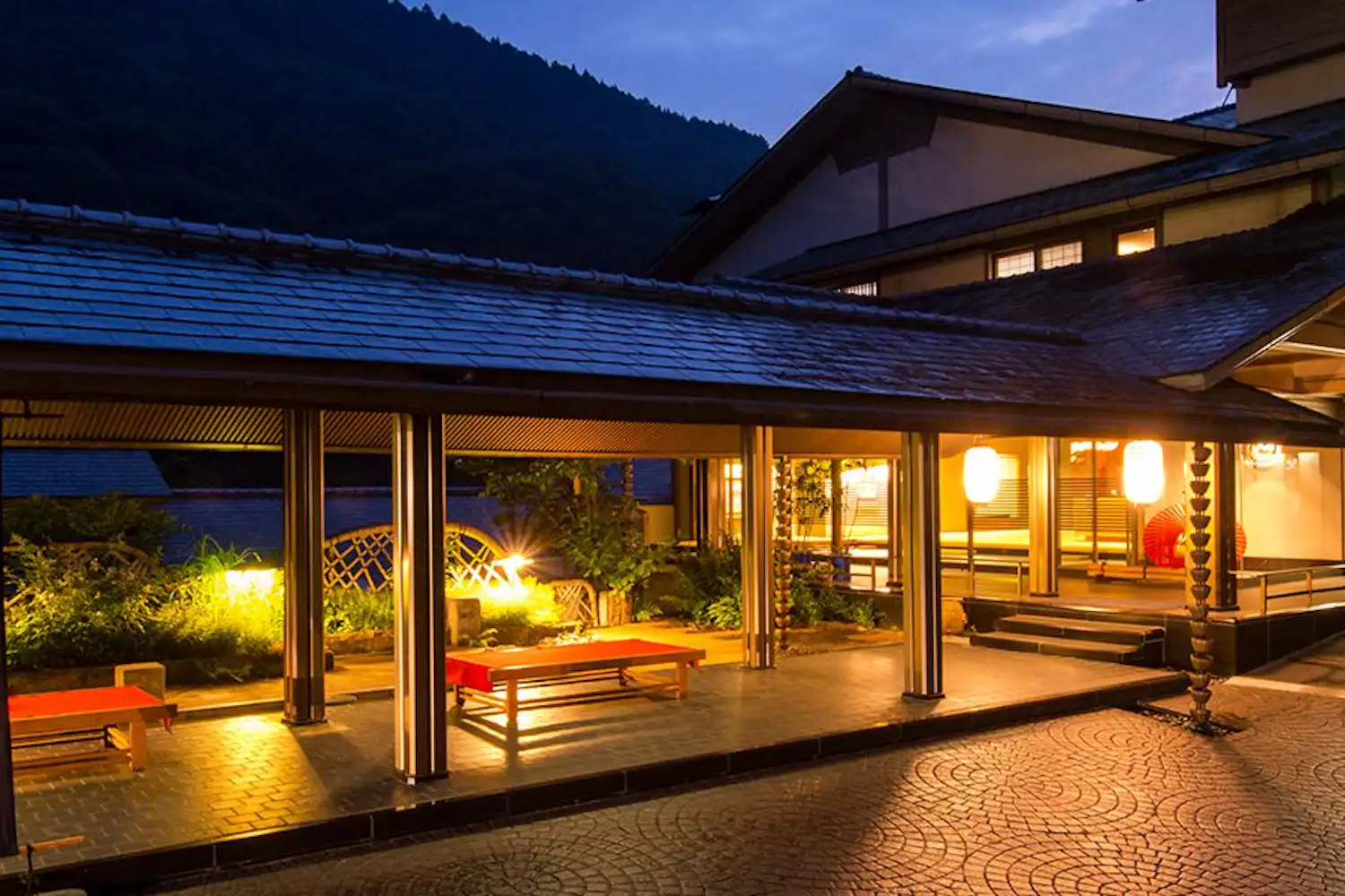 ภายนอกอาคาร