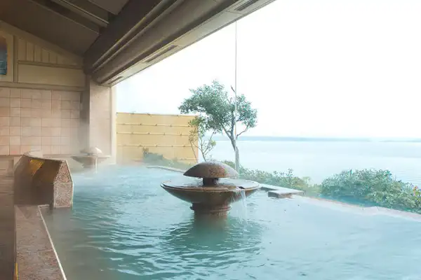 บ่อน้ำพุร้อนกลางแจ้ง