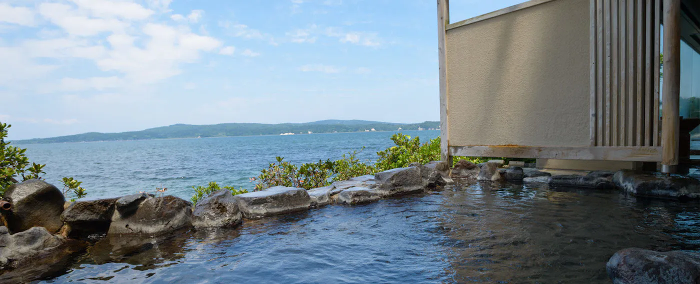 น้ำพุร้อนและอ่างอาบน้ำ