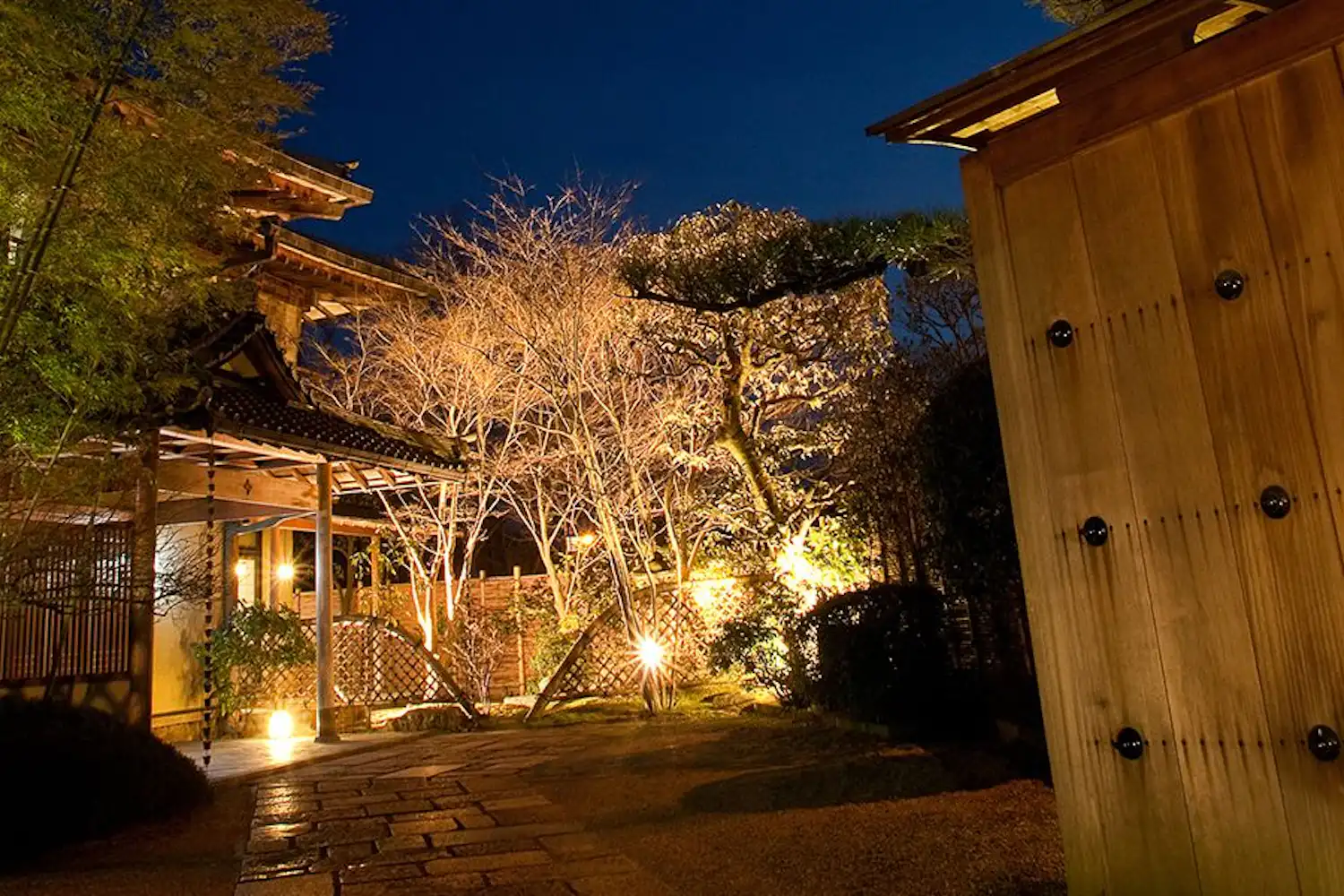 ภายนอกอาคาร